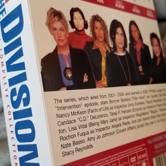 EXTREMELY RARE DVD Box Set "The Division" All female leads. - Picture 7 of 15